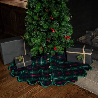 50-inch green tartan plaid Christmas tree skirt with scalloped edge on white background – JSQ Mercantile, Women’s Boutique & Gift Shop in La Grange, IL.