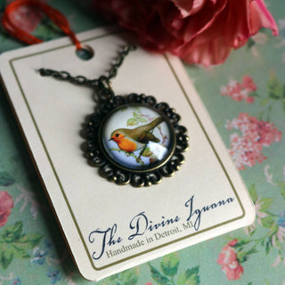 Spring Robin Vintage Inspired Pendant Necklace - JSQ Mercantile